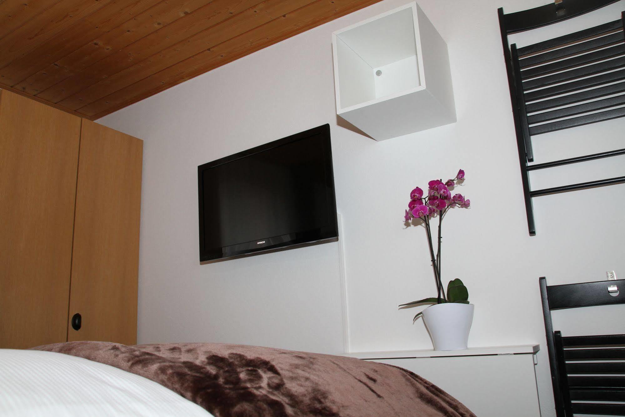 Hotel Sonnenhalde Wiesen Buitenkant foto